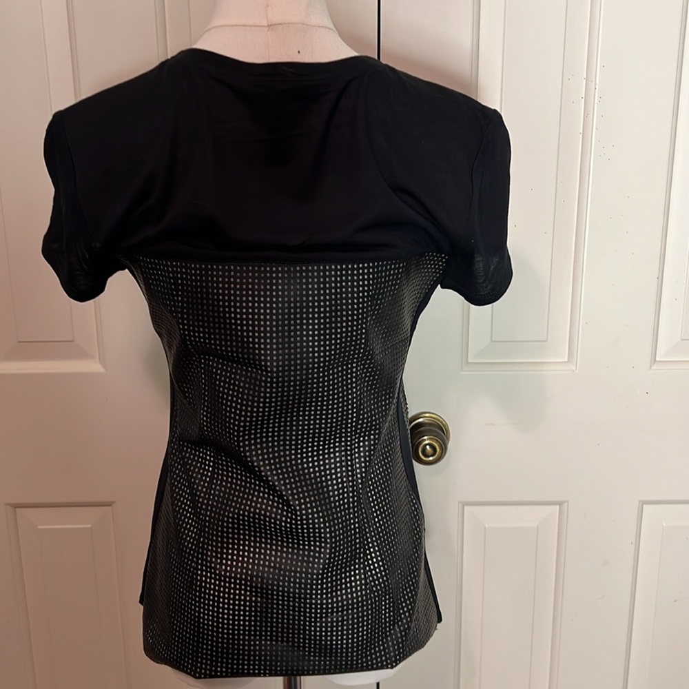 BCBGmaxazria perforated t-shirt. Size s - Picture 3 of 7